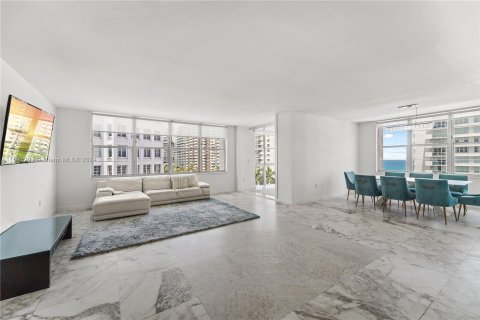 Copropriété à vendre à Miami Beach, Floride: 2 chambres, 179.77 m2 № 1209585 - photo 1