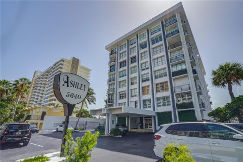 Copropriété à vendre à Miami Beach, Floride: 2 chambres, 179.77 m2 № 1209585 - photo 20