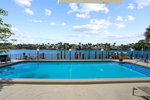 Condominio en venta en Miami Beach, Florida, 2 dormitorios, 179.77 m2 № 1209585 - foto 24