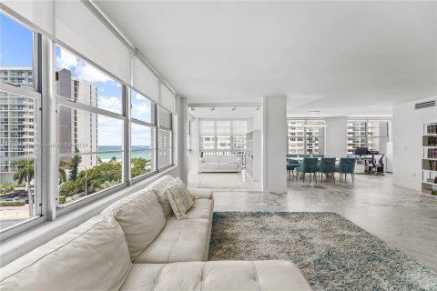 Copropriété à vendre à Miami Beach, Floride: 2 chambres, 179.77 m2 № 1209585 - photo 2