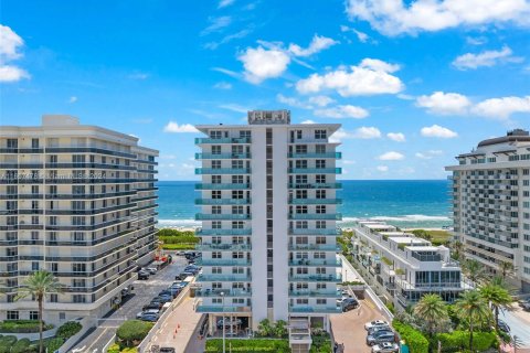 Copropriété à vendre à Surfside, Floride: 2 chambres, 113.71 m2 № 1358795 - photo 2