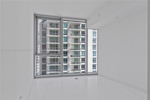 Copropriété à vendre à Miami, Floride: 5 chambres, 371.05 m2 № 1358746 - photo 25