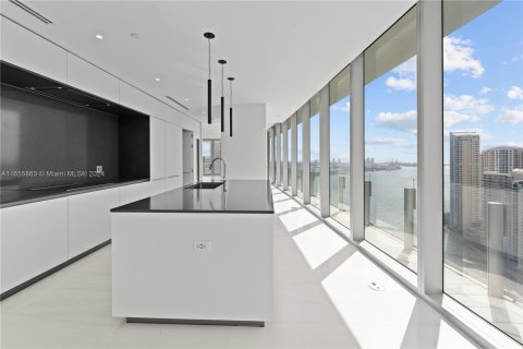 Copropriété à vendre à Miami, Floride: 5 chambres, 371.05 m2 № 1358746 - photo 9