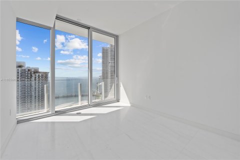 Copropriété à vendre à Miami, Floride: 5 chambres, 371.05 m2 № 1358746 - photo 18