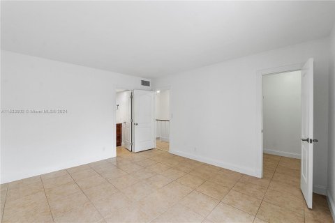 Townhouse in Pompano Beach, Florida 2 bedrooms, 122.26 sq.m. № 1011032 - photo 13