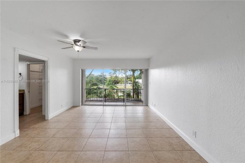 Townhouse in Pompano Beach, Florida 2 bedrooms, 122.26 sq.m. № 1011032 - photo 8