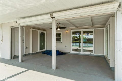 House in Port Charlotte, Florida 3 bedrooms, 101.73 sq.m. № 1191712 - photo 13