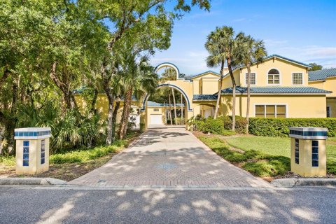 Casa en venta en Tampa, Florida, 5 dormitorios, 1069.31 m2 № 1089175 - foto 2