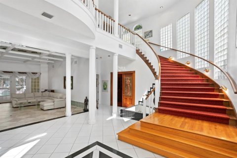 Casa en venta en Tampa, Florida, 5 dormitorios, 1069.31 m2 № 1089175 - foto 7
