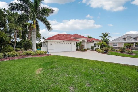 Villa ou maison à vendre à Punta Gorda, Floride: 4 chambres, 239.87 m2 № 1255040 - photo 3