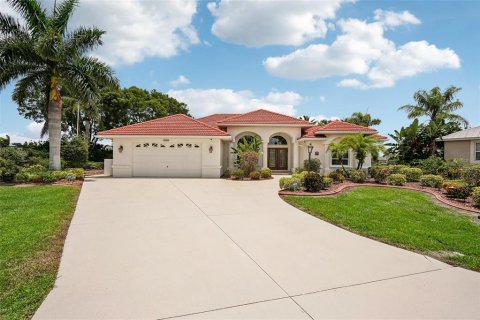 Villa ou maison à vendre à Punta Gorda, Floride: 4 chambres, 239.87 m2 № 1255040 - photo 6