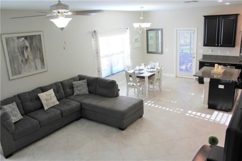 Townhouse in Wesley Chapel, Florida 3 bedrooms, 140.28 sq.m. № 1354208 - photo 4