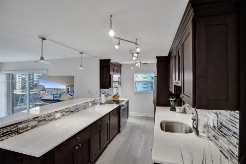 Condominio en venta en Hillsboro Beach, Florida, 2 dormitorios, 125.42 m2 № 272444 - foto 4