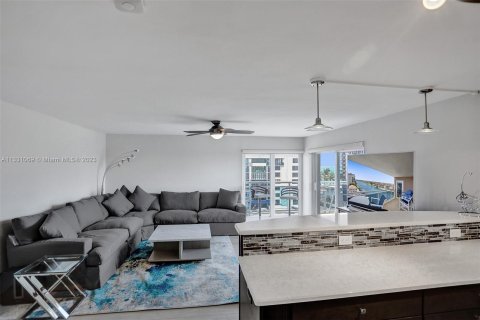 Condominio en venta en Hillsboro Beach, Florida, 2 dormitorios, 125.42 m2 № 272444 - foto 20