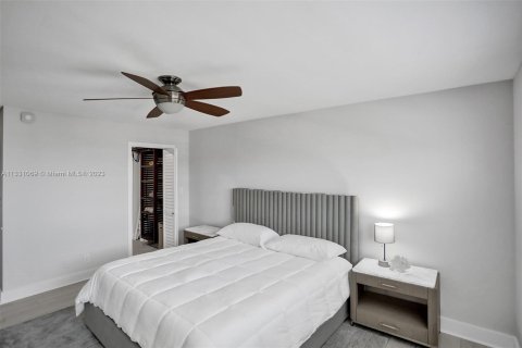 Condominio en venta en Hillsboro Beach, Florida, 2 dormitorios, 125.42 m2 № 272444 - foto 24