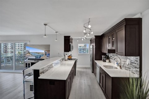 Condominio en venta en Hillsboro Beach, Florida, 2 dormitorios, 125.42 m2 № 272444 - foto 3
