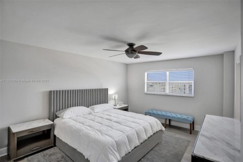 Condominio en venta en Hillsboro Beach, Florida, 2 dormitorios, 125.42 m2 № 272444 - foto 21