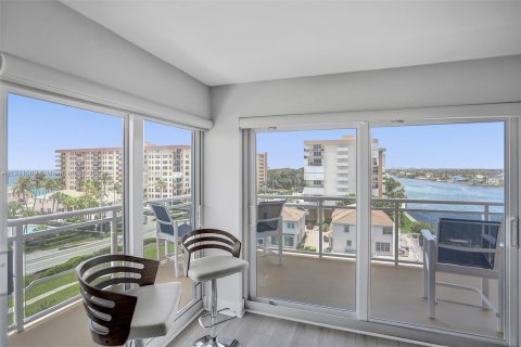Condominio en venta en Hillsboro Beach, Florida, 2 dormitorios, 125.42 m2 № 272444 - foto 16
