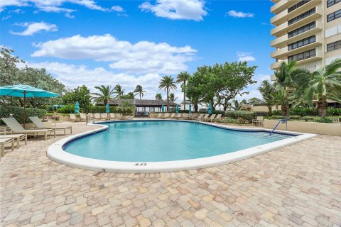 Condominio en venta en Lauderdale-by-the-Sea, Florida, 2 dormitorios, 133.13 m2 № 882512 - foto 2