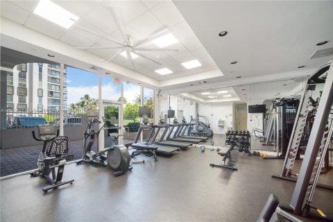 Copropriété à louer à Surfside, Floride: 2 chambres, 147.71 m2 № 1360356 - photo 6