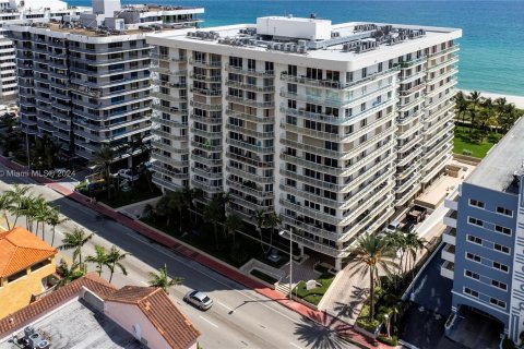 Copropriété à louer à Surfside, Floride: 2 chambres, 147.71 m2 № 1360356 - photo 21