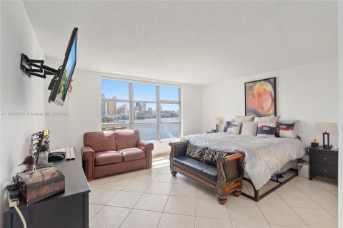 Condo in Aventura, Florida, 2 bedrooms  № 1360325 - photo 11