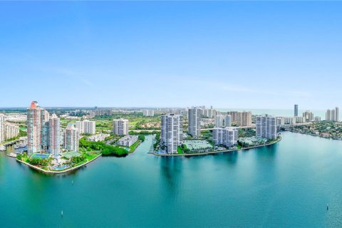 Condo in Aventura, Florida, 2 bedrooms  № 1360325 - photo 21