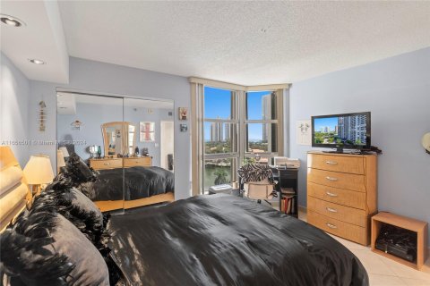 Condo in Aventura, Florida, 2 bedrooms  № 1360325 - photo 18