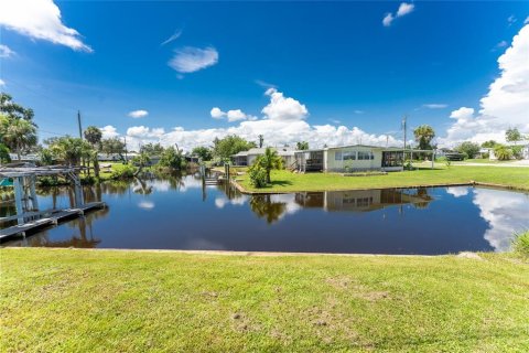 Villa ou maison à vendre à Punta Gorda, Floride: 3 chambres, 118.54 m2 № 1312033 - photo 4