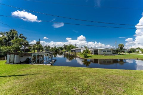 Villa ou maison à vendre à Punta Gorda, Floride: 3 chambres, 118.54 m2 № 1312033 - photo 6