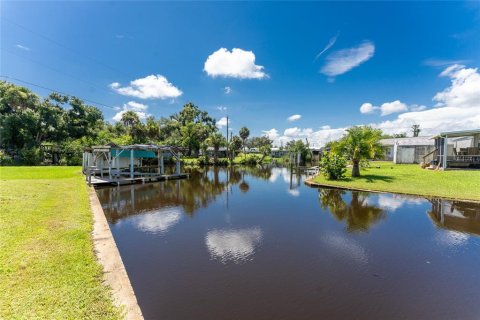 Villa ou maison à vendre à Punta Gorda, Floride: 3 chambres, 118.54 m2 № 1312033 - photo 5