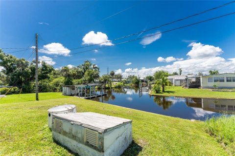 Villa ou maison à vendre à Punta Gorda, Floride: 3 chambres, 118.54 m2 № 1312033 - photo 7