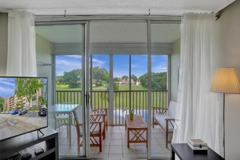 Condo in Lauderhill, Florida, 2 bedrooms  № 1132308 - photo 28