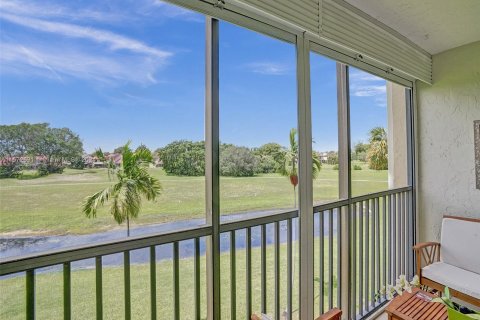 Copropriété à vendre à Lauderhill, Floride: 2 chambres, 102.19 m2 № 1132308 - photo 1