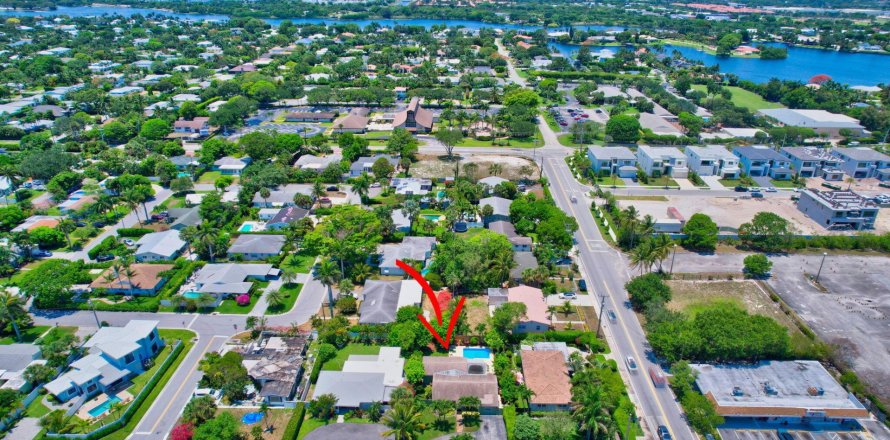 House in Delray Beach, Florida 3 bedrooms, 172.05 sq.m. № 1207442