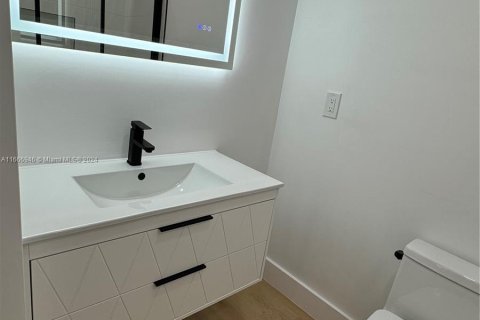 Adosado en venta en Miami, Florida, 3 dormitorios, 139.35 m2 № 1381825 - foto 14