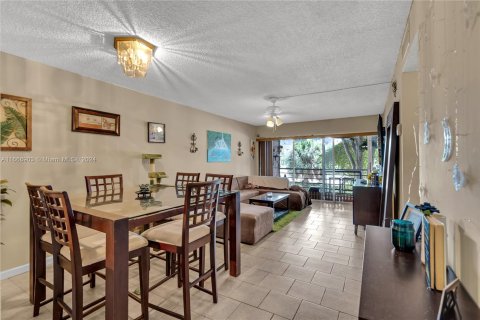 Condo in Plantation, Florida, 2 bedrooms  № 1381824 - photo 8