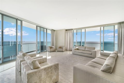 Condo in Sunny Isles Beach, Florida, 4 bedrooms  № 995581 - photo 11