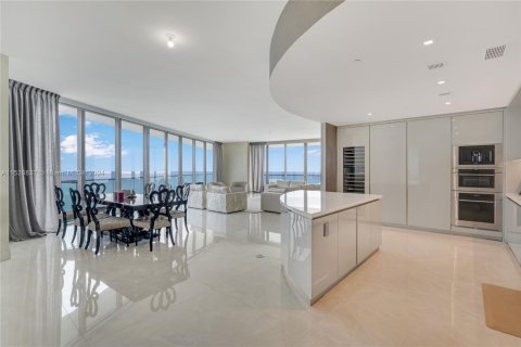 Condo in Sunny Isles Beach, Florida, 4 bedrooms  № 995581 - photo 5