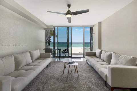 Condo in Sunny Isles Beach, Florida, 4 bedrooms  № 995581 - photo 16