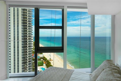 Condo in Sunny Isles Beach, Florida, 4 bedrooms  № 995581 - photo 12