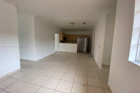 Copropriété à louer à Hialeah, Floride: 3 chambres, 123.56 m2 № 1348198 - photo 6