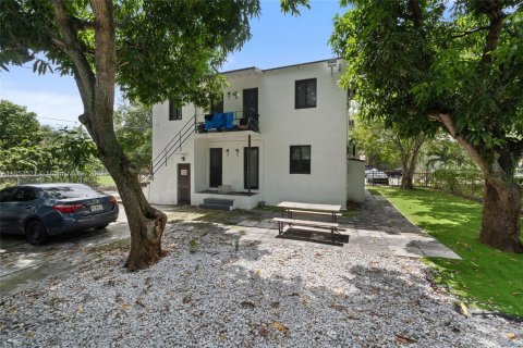 Apartamento en alquiler en Miami, Florida, 1 dormitorio, 286.32 m2 № 1348269 - foto 4