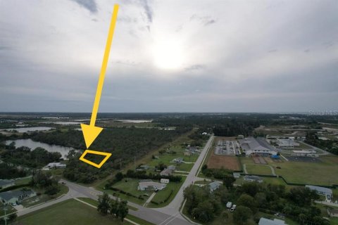 Terreno en venta en Punta Gorda, Florida № 1255393 - foto 2