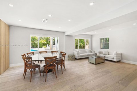 Casa en venta en Miami Beach, Florida, 4 dormitorios, 265.7 m2 № 1291845 - foto 11