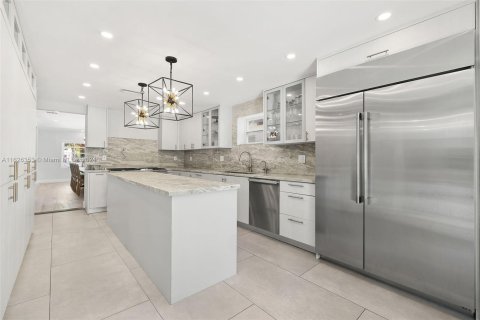 Casa en venta en Miami Beach, Florida, 4 dormitorios, 265.7 m2 № 1291845 - foto 9