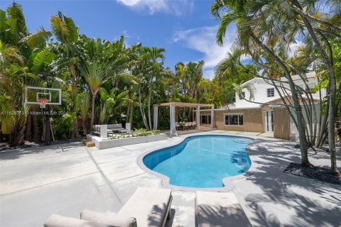 Casa en venta en Miami Beach, Florida, 4 dormitorios, 265.7 m2 № 1291845 - foto 17