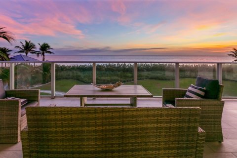 Condominio en venta en Riviera Beach, Florida, 2 dormitorios, 241.17 m2 № 950073 - foto 1