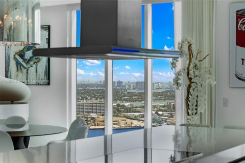 Condo in Miami, Florida, 4 bedrooms  № 1355316 - photo 23