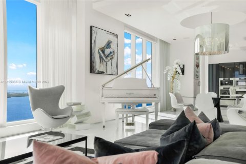 Condominio en venta en Miami, Florida, 4 dormitorios, 315.68 m2 № 1355316 - foto 12